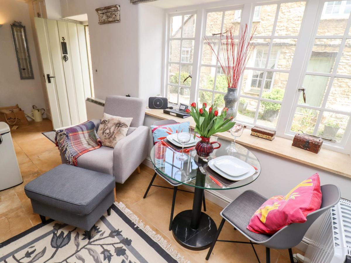 3 George Yard Villa Burford Exterior photo